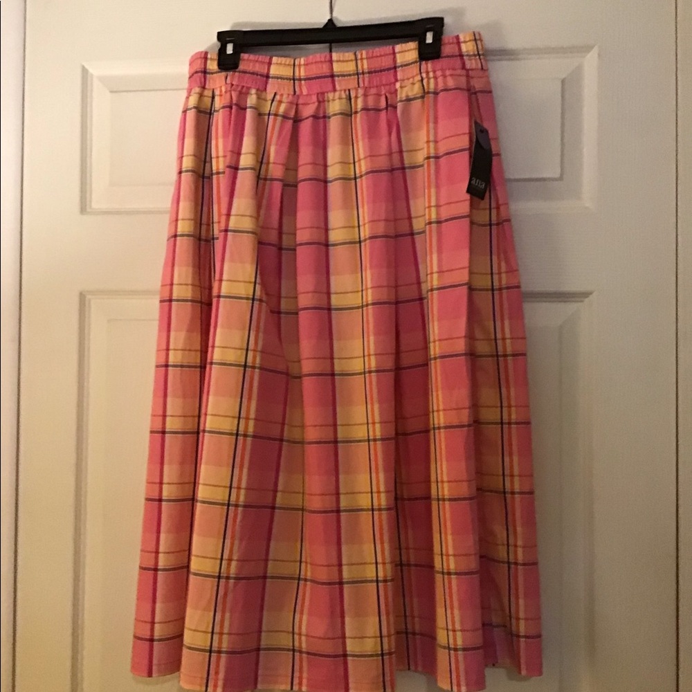 Ana midi pleated skirt size 12 new with tags.